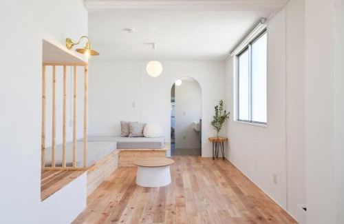 Nishikimachi Apartment | hoho 高松駅 港近くの1日2組限定の貸切宿 2F 3F
