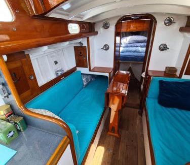 New Forest District Boat Rental | Hoitak