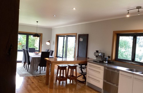 Kohukohu House | Hokianga Haven - A relaxing retreat with spectacular views from the top.