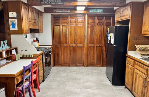 Ingles Cottage | Hokie House on Claytor Lake w/private story dock
