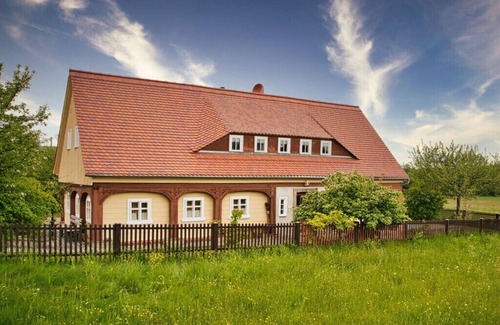 Grossschoenau Apartment | Holiday home Wiesenhäusel