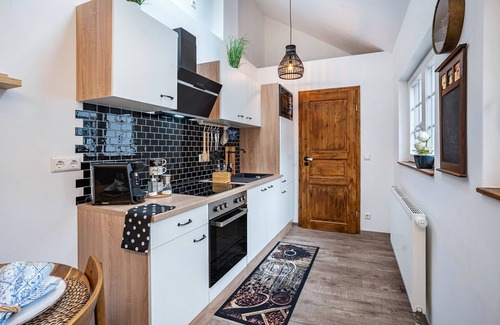 Neustadt an der Weinstrasse Apartment | Holiday Apartment 'Fachwerk' with Wi-Fi
