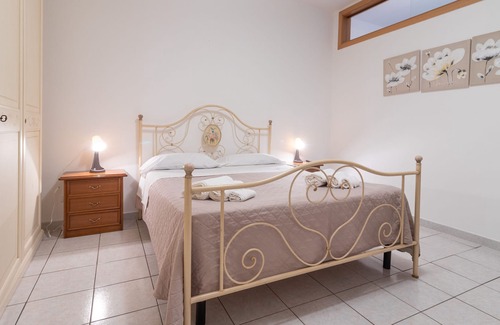 Cassano delle Murge House | Holiday Home "In Villa sulla Murgia Quattro" with Pool, Garden & Wi-Fi
