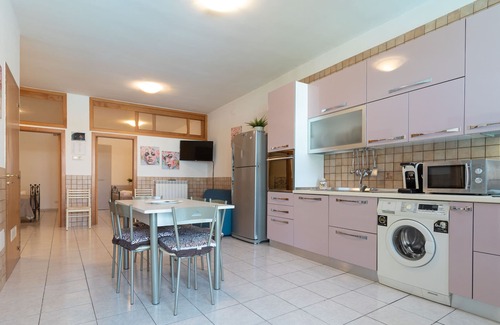 Cassano delle Murge House | Holiday Home "In Villa sulla Murgia Uno" with Shared Pool & Wi-Fi