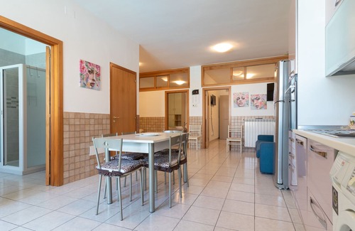 Cassano delle Murge House | Holiday Home "In Villa sulla Murgia Uno" with Shared Pool & Wi-Fi