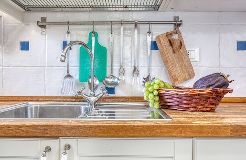 Marina di Novaglie House | Holiday Home L'Ulivo di Novaglie with Terrace and Air Conditioning, Pet-Friendly