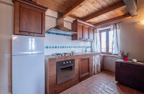 Mombaroccio House | Holiday Home in Villagrande near Pool & Beach
