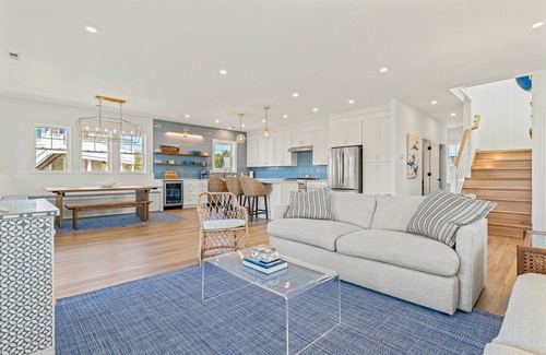 Manteo House | Holata Love 4 Bedroom home at Pirate's Cove