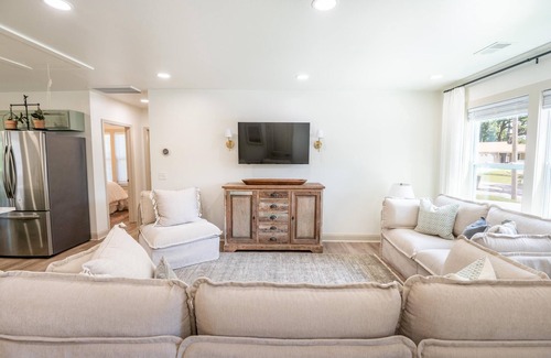 Hanahan House | Holcombe Premier: Modern Luxury : 4br Home