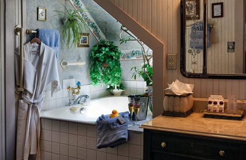 Colorado Springs Bed & Breakfast | Holden House 1902 Bed & Breakfast Inn
