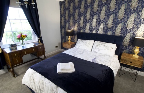 Langold House | Holden House