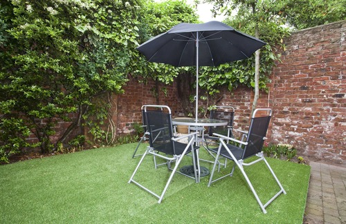 York Cottage | Holgate Lodge - sleeps 5 guests in 1 bedroom