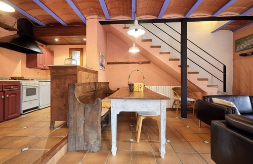 Sant Joan de Les Abadesses House | Holiday Home 'El Xalet, El Reixac Casa Rural' with Mountain View, Shared Pool & Wi-Fi