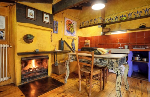 Sant Joan de Les Abadesses House | Holiday Home 'El Colomar, El Reixac Casa Rural' with Mountain View, Shared Pool & Wi-Fi