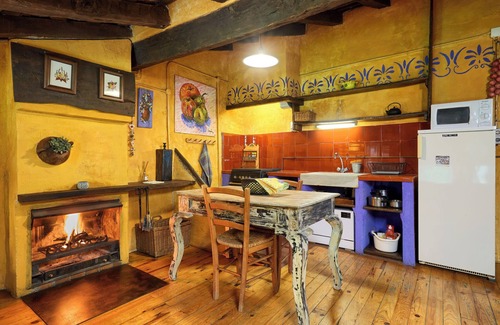 Sant Joan de Les Abadesses House | Holiday Home 'El Colomar, El Reixac Casa Rural' with Mountain View, Shared Pool & Wi-Fi