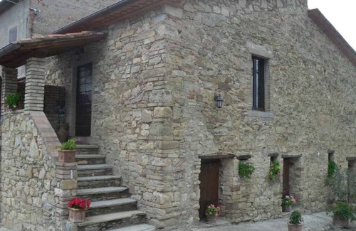 Lippiano House | Holiday home surrounded by nature with private lake