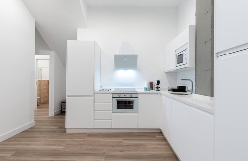Camas Apartment | Holi-Rent AT Erillas 1