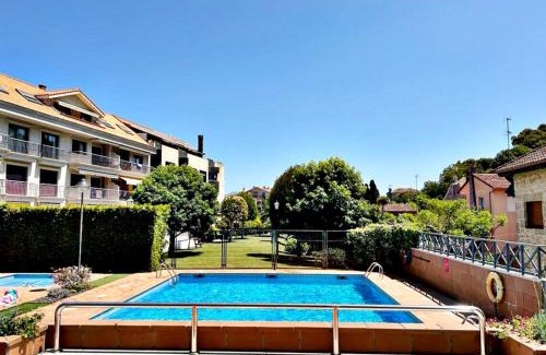 Sabaris Apartment | Holibai, Chuliña, Cerca de la playa, con piscina y parking