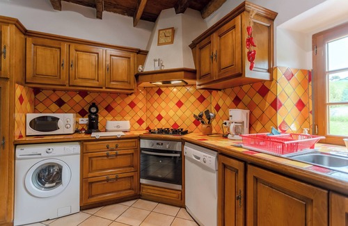 Saint-Etienne-de-Baigorry House | Holiday Home 'Etxaluzenea' with Mountain View, Private Terrace and Wi-Fi
