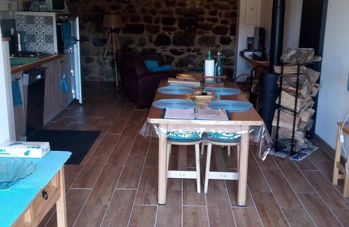 Saint-Cirgues-en-Montagne House | Holiday Home 'Gite Le Turquoise' with Mountain View, Private Terrace and Wi-Fi