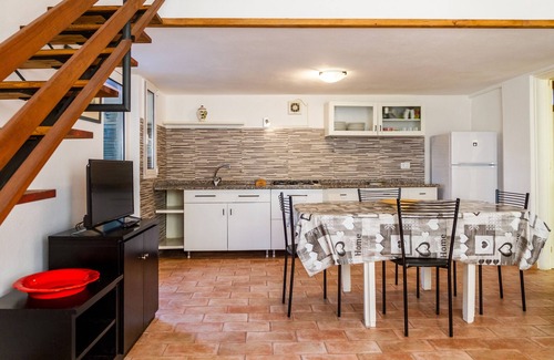 Pian di Rocca House | Holiday Home 'Gianfranco' with Shared Garden and Wi-Fi