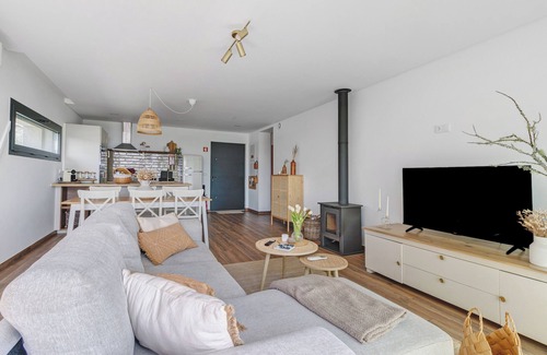 Miranda House | Holiday Home 'Casa Do Mordomo' with Mountain View, Wi-Fi and Air Conditioning