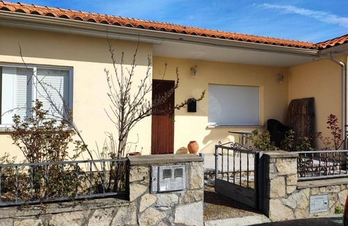 Aldeadavila de la Ribera House | Holiday Home 'Luz Mar' with Private Terrace, Shared Garden and Wi-Fi
