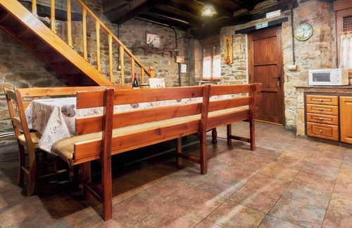 Noceda House | Holiday Home 'Casa Rural Abuelo Jose' with Mountain View, Private Pool and Wi-Fi