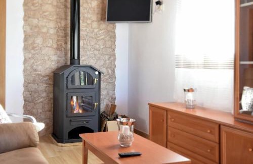 Almogia House | Holiday Home in Villanueva with Pool