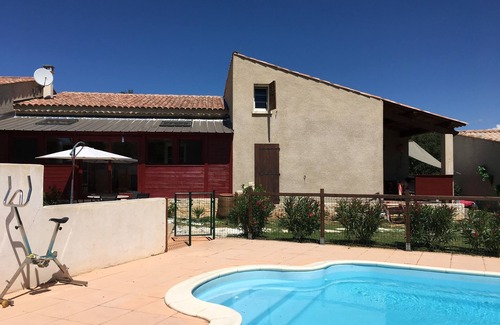Chateauneuf-Val-Saint-Donat House | Holiday house of 90m2, 6 people 10 minutes from Sisteron, shared swimming pool