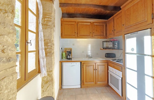 Prats-de-Carlux House | Holiday Home 'Le Petit Pech' with Shared Pool, Private Terrace and Wi-Fi