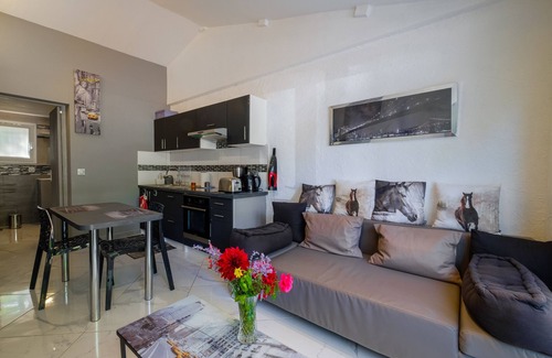 Saint-Cezaire-sur-Siagne Apartment | Holiday Apartment "Lou Paradou" with Shared Pool, Private Terrace & Wi-Fi