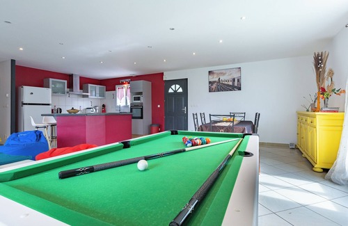 Sainte-Eulalie-en-Royans House | Holiday Home 'La Maison Dans Les Noyer' with Private Pool, Wi-Fi and Air Conditioning