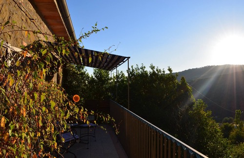 Collesanto Apartment | Holiday apartment La Nostalgia in countryhouse with pool, Lake Trasimeno Umbria