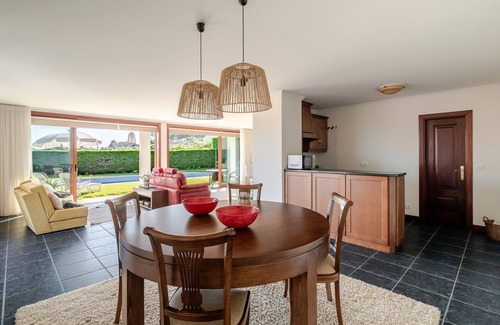 Agilde House | Holiday Home 'Quinta Do Outeirinho - Deluxe' with Mountain View, Wi-Fi and Air Conditioning