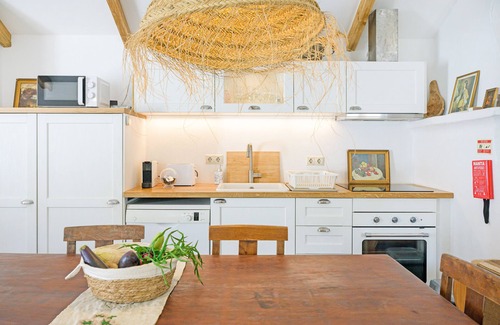Santa Margarida da Serra House | Holiday Home 'Monte Da Venda De Baixo' with Mountain View, Private Pool and Wi-Fi
