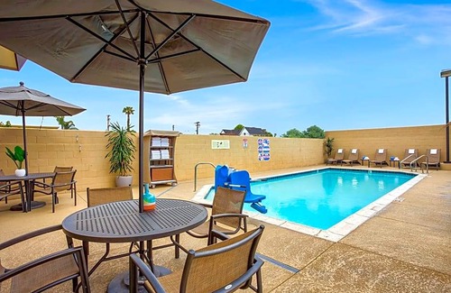 East Side Costa Mesa Hotel | Holiday Inn Express Costa Mesa, an IHG Hotel