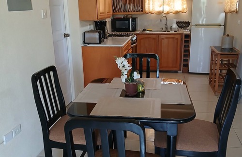 Fitts Village Apartment | Holiday accommodation 1 minute walk to west coast beach!