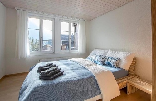 Matten bei Interlaken Apartment | Holiday apartment Matten b. Interlaken for 2 - 4 persons with 4 bedrooms - Holiday apartment in a fa