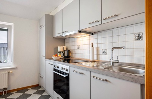 Emmelsbuell-Horsbuell Apartment | Holiday Apartment 'Fewo Ingrids Ferienhof' with Private Terrace, Shared Garden and Wi-Fi