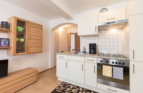 Herdwangen Schoenach Apartment | Holiday Apartment “Lauser UG” in Quiet Area with Wi-Fi & Terrace