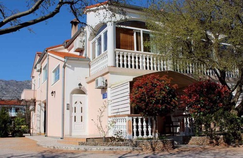 Seline Apartment | Holiday apartment with air conditioning