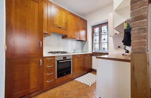 Tremosine Apartment | Holiday Apartment Casa Oliva with Lake View, Balcony & Wi-Fi
