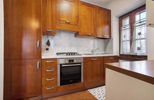 Tremosine Apartment | Holiday Apartment Casa Oliva with Lake View, Balcony & Wi-Fi