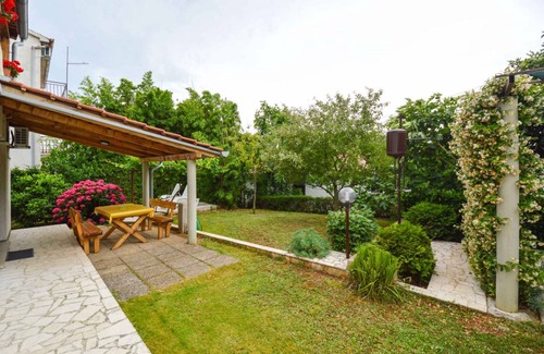 Pjescana Uvala Apartment | Holiday apartment 150 m from the beach