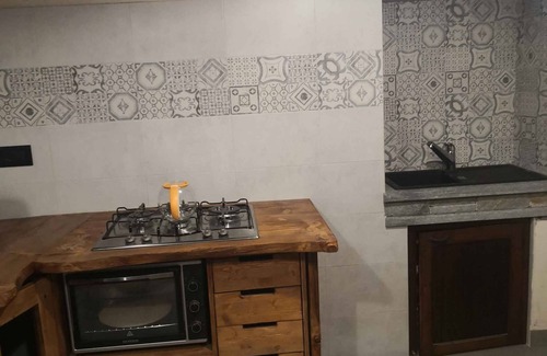 Madonna del Sasso Apartment | Holiday apartment in a sunny location