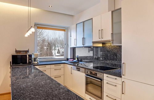 Seefeld in Tirol Apartment | Holiday Apartment "Haus Excelsior Top 14" with Mountain View, Shared Sauna & Wi-Fi