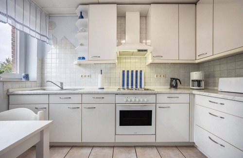 Porta Westfalica Apartment | Holiday Apartment "Sunshine" with Private Terrace, Private Garden and Wi-Fi