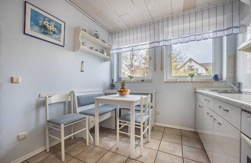 Porta Westfalica Apartment | Holiday Apartment "Sunshine" with Private Terrace, Private Garden and Wi-Fi