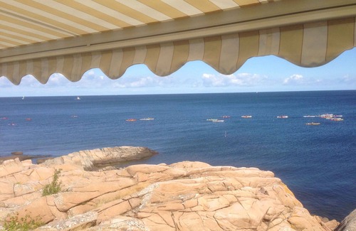 Allinge Apartment | Holiday apartment with sea view on the cliffs